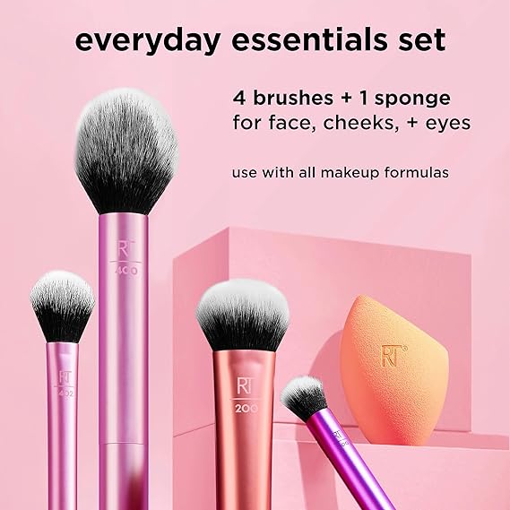 The Everyday Essentials set from Real Techniques gives you 5 essential tools to master any look tapered, soft and fluffy bristles. Blend powder blush evenly for a smooth, natural look